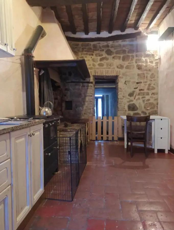 Casa Contadina In Borgo Medievale, Tuscany Monteguidi Eksteriør billede