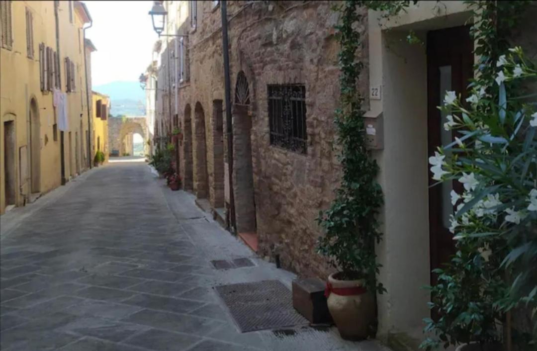 Casa Contadina In Borgo Medievale, Tuscany Monteguidi Eksteriør billede