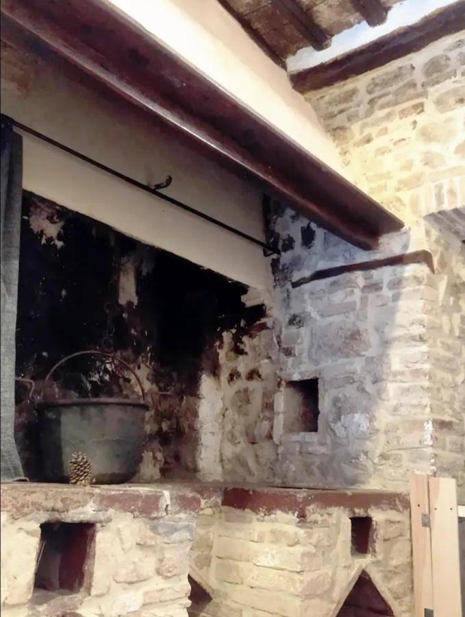 Casa Contadina In Borgo Medievale, Tuscany Monteguidi Eksteriør billede